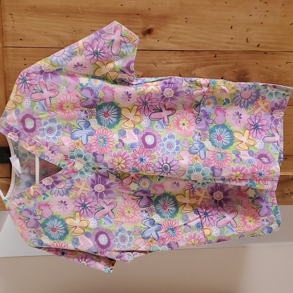 Peaches uniform scrub top